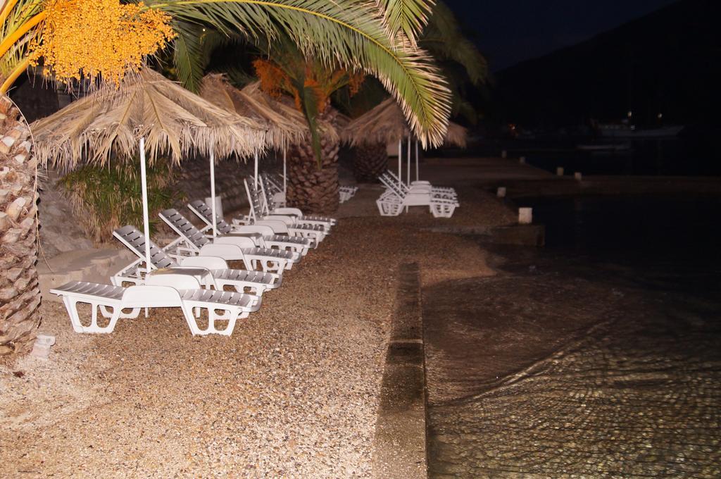 Apartment Begonia Of Kumbor Herceg Novi Exterior foto