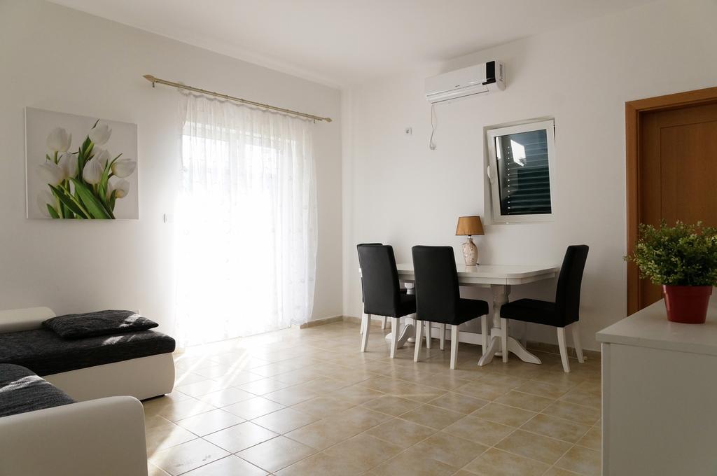 Apartment Begonia Of Kumbor Herceg Novi Exterior foto